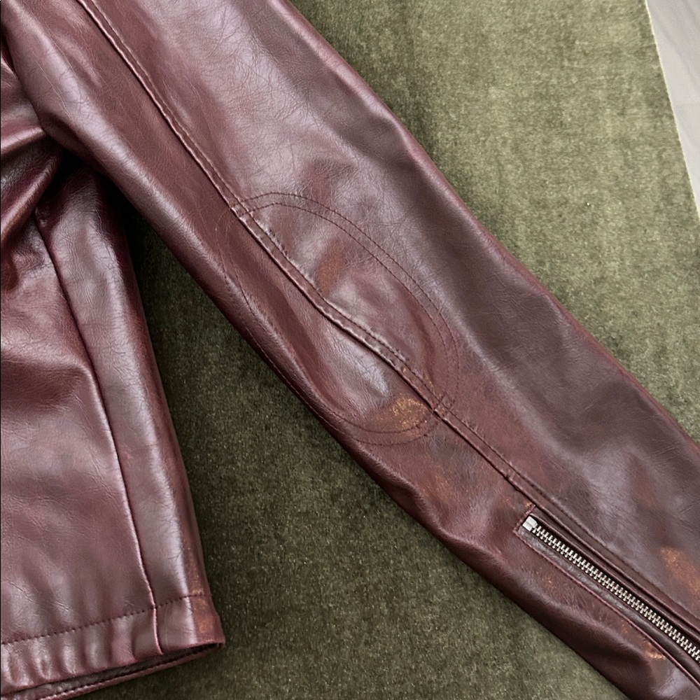 Levi's Women's oxblood color faux leather Jacket - Picture 15 of 15